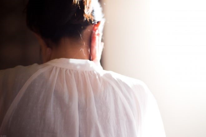 動物ふれあい施設に何が…悪臭問題、違法運営の危機?|40代女性からの調査相談